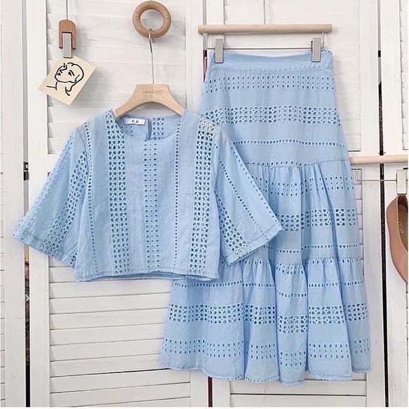 Mix clothing - Picture 5 of 16